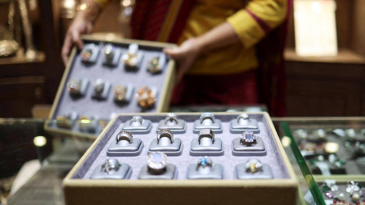 India’s gems, jewellery exports down 9.07% in April at $2,226.45 million