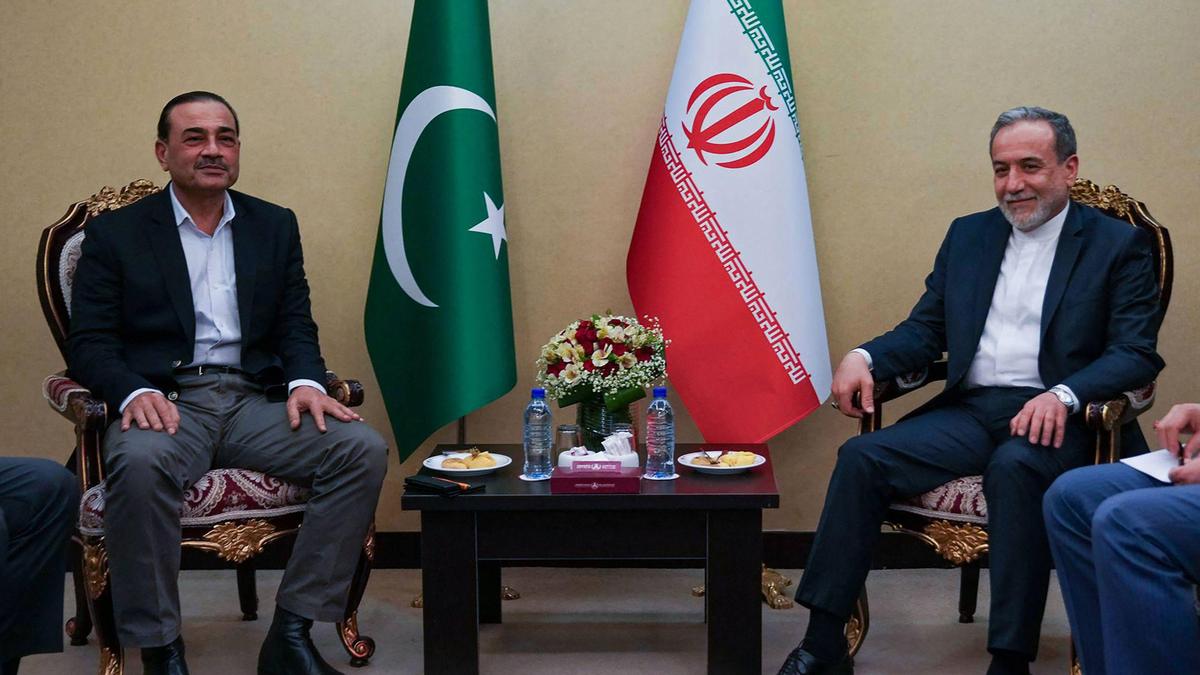 Pakistan Army Chief Munir and Iran FM Araghchi hold talks in Tehran to end West Asia conflict