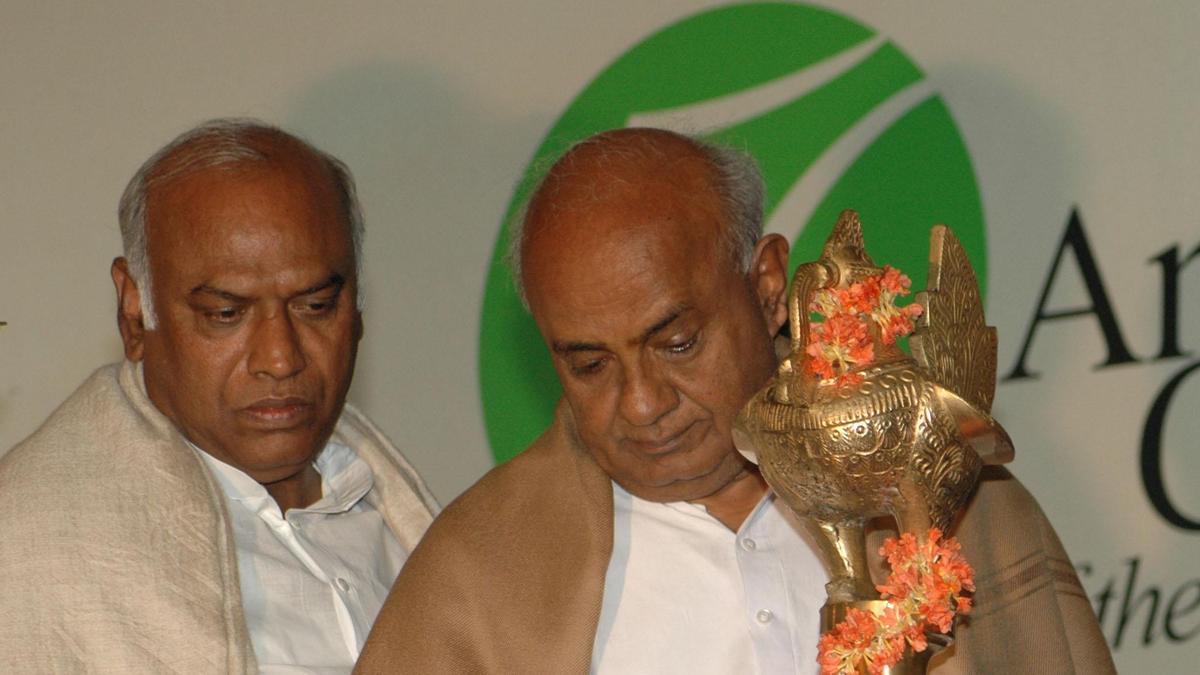 RS polls highlight future of former PM H.D. Deve Gowda, Congress leadership tussle in Karnataka