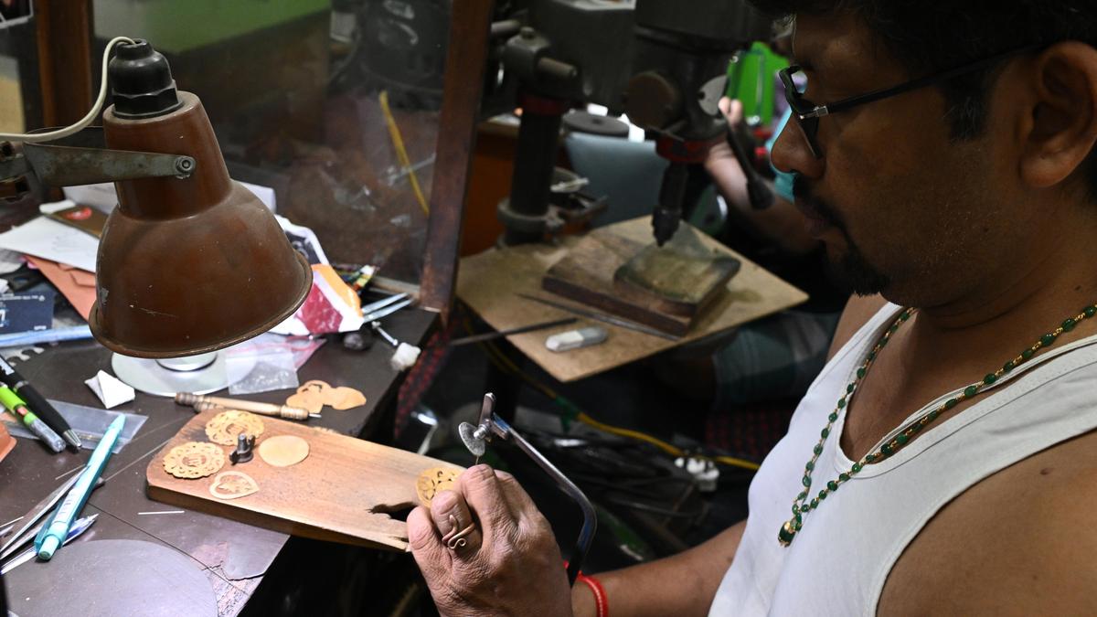Tamil Nadu jewellers to stop sale of gold coins