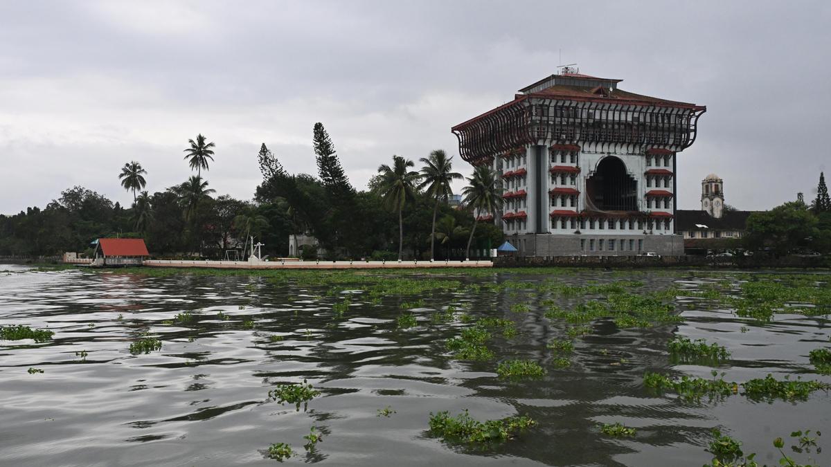 Railways, Cochin Port launch inquiries into ‘dismantling’ of defunct rail tracks at Willingdon Island