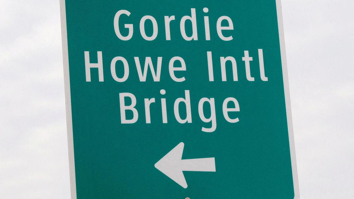 Opening delayed for U.S.-Canada bridge threatened by Trump