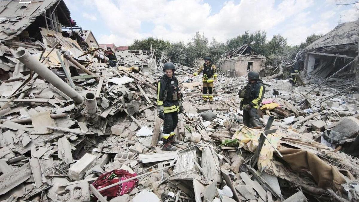 Russian attacks kill five in Ukraine, local officials say