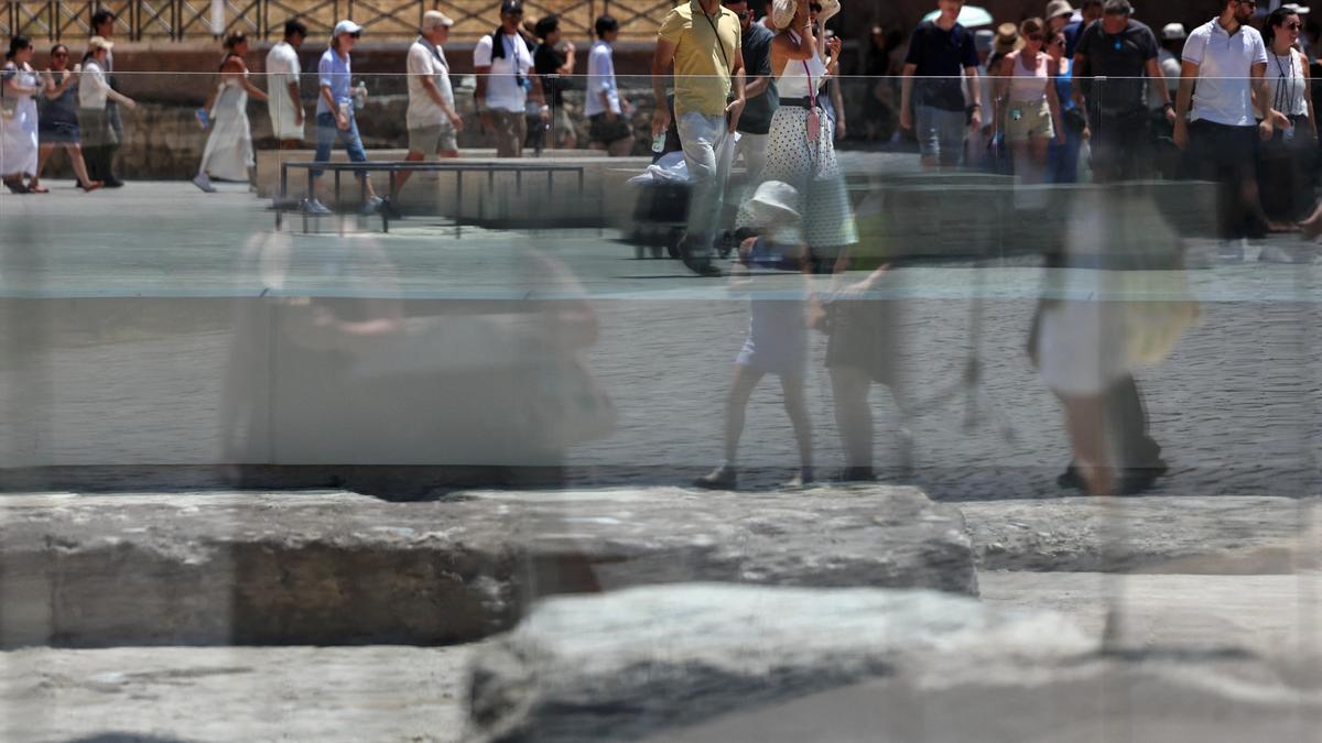 Italy and Balkans endure heatwave, U.S. also faces soaring temperatures