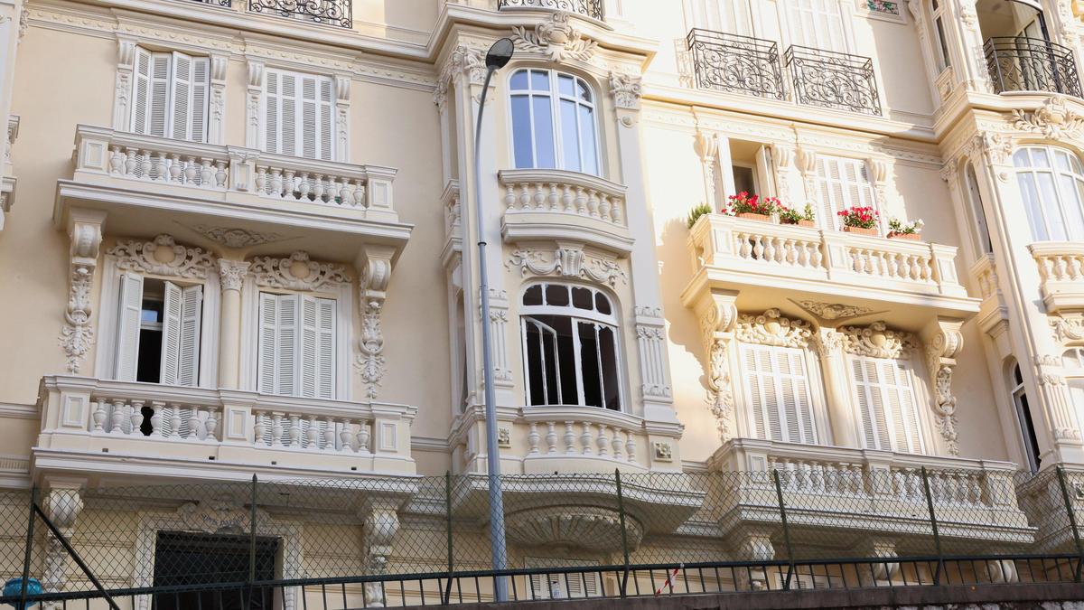 Explosion in Monaco injuries 3 including Ukrainian tycoon, and suspected attacker flees to France