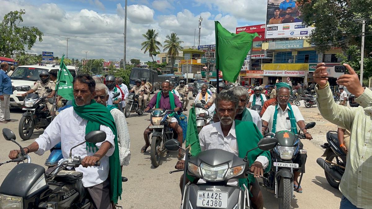 Bike rally by farmers opposing Bidadi Township project near Bengaluru