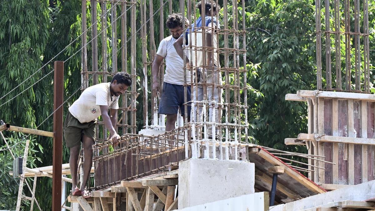 Insuring the informal worker against the heat