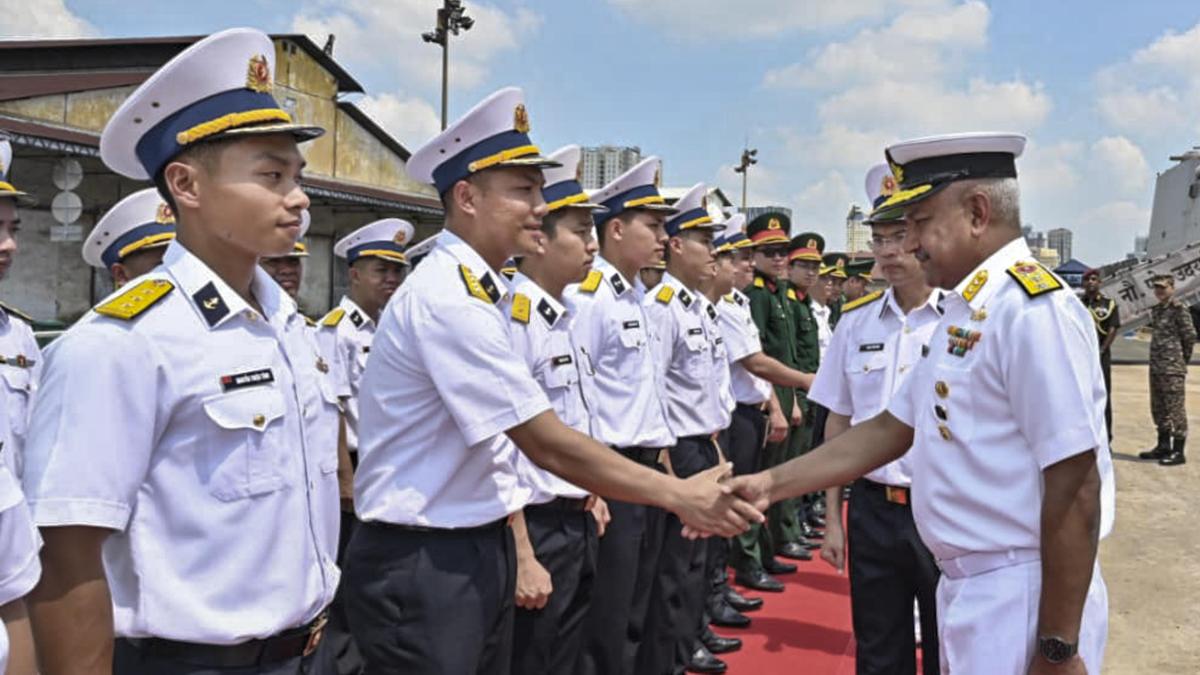 Indian Navy warships INS Udaygiri, INS Kavaratti in Vietnam to boost maritime cooperation