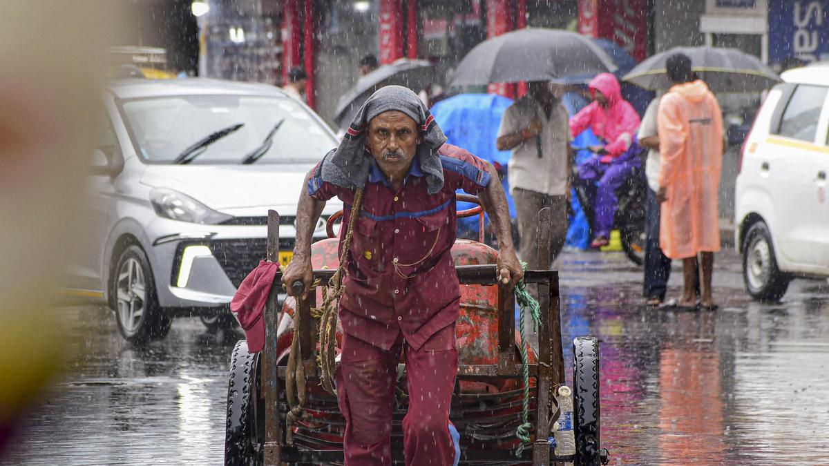 Monsoon tracker LIVE: IMD forecasts heavy rain, thunderstorms for Mumbai