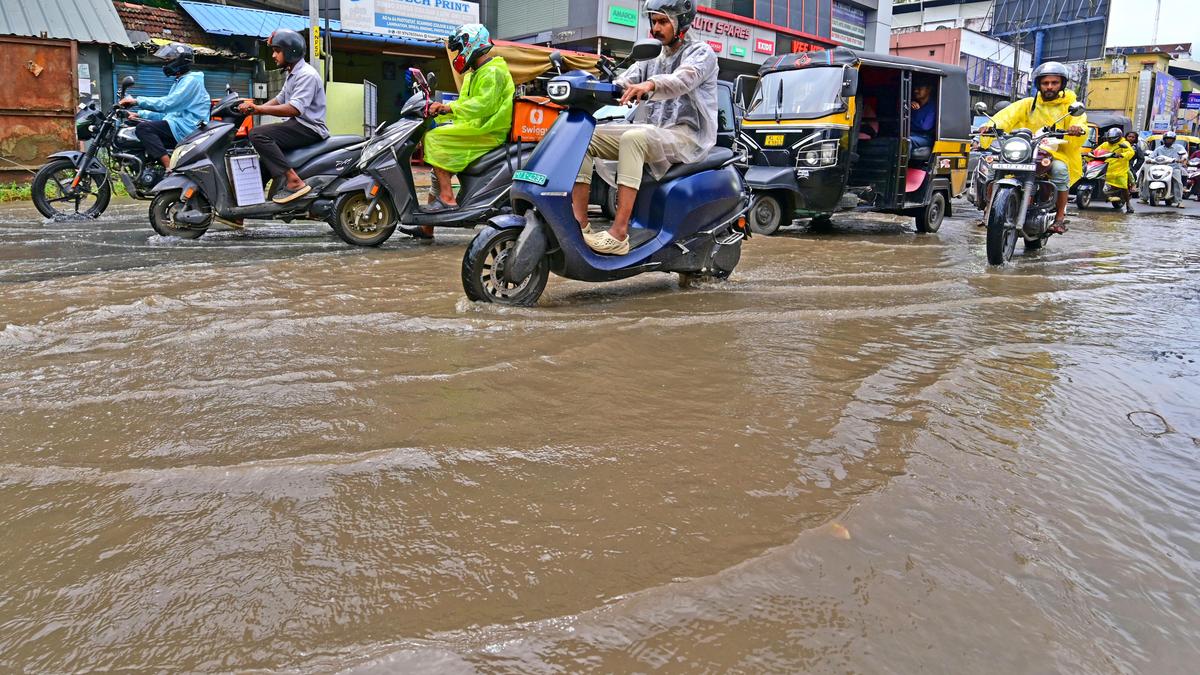 Corpn. gives KMRL 10 days to fix clogged drains, potholed roads, and traffic snarls