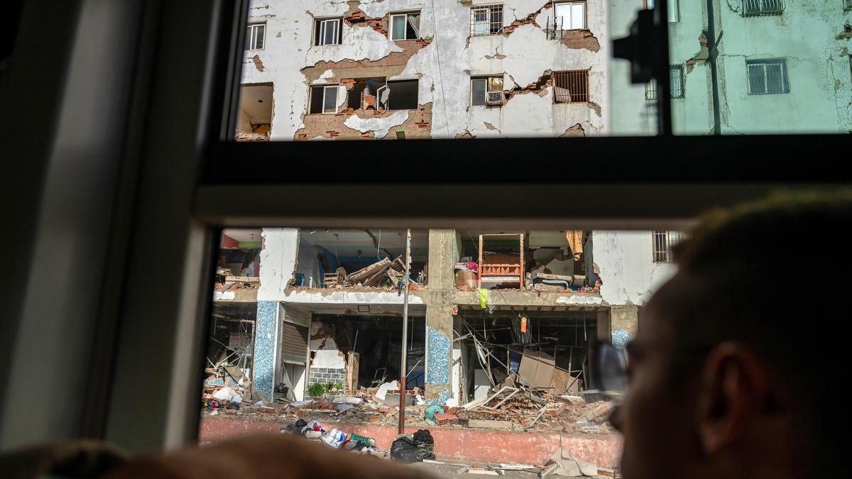 Venezuela earthquake: Death toll rises to 1,430 as rescuers continue search for survivors