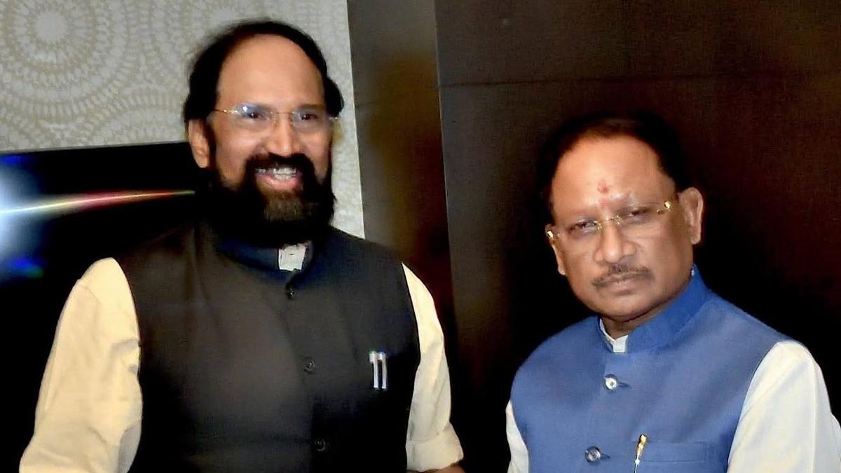 Uttam Kumar Reddy meets Chhattisgarh CM, pursues NOC for Sammakka-Sarakka Project