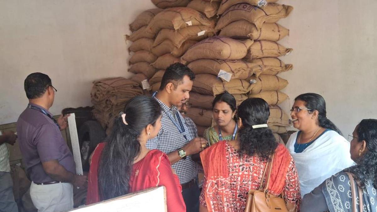 VACB’s sting operation uncovers widespread illegal diversion of food grains from NFSA godowns, ration shops in Kerala
