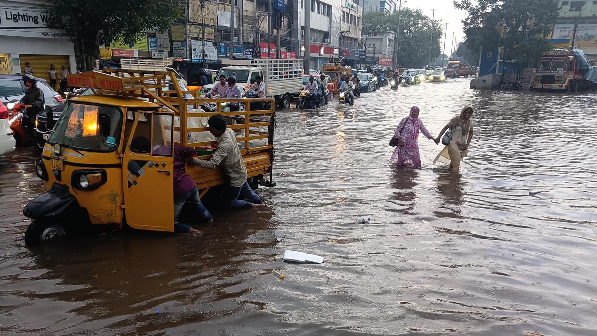 Hyderabad | Heavy rain caught us off guard, say Cyberabad Traffic Police