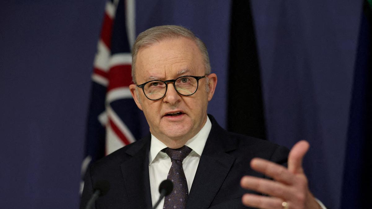 Australian Prime Minister condemns delay of changes to child social media ban