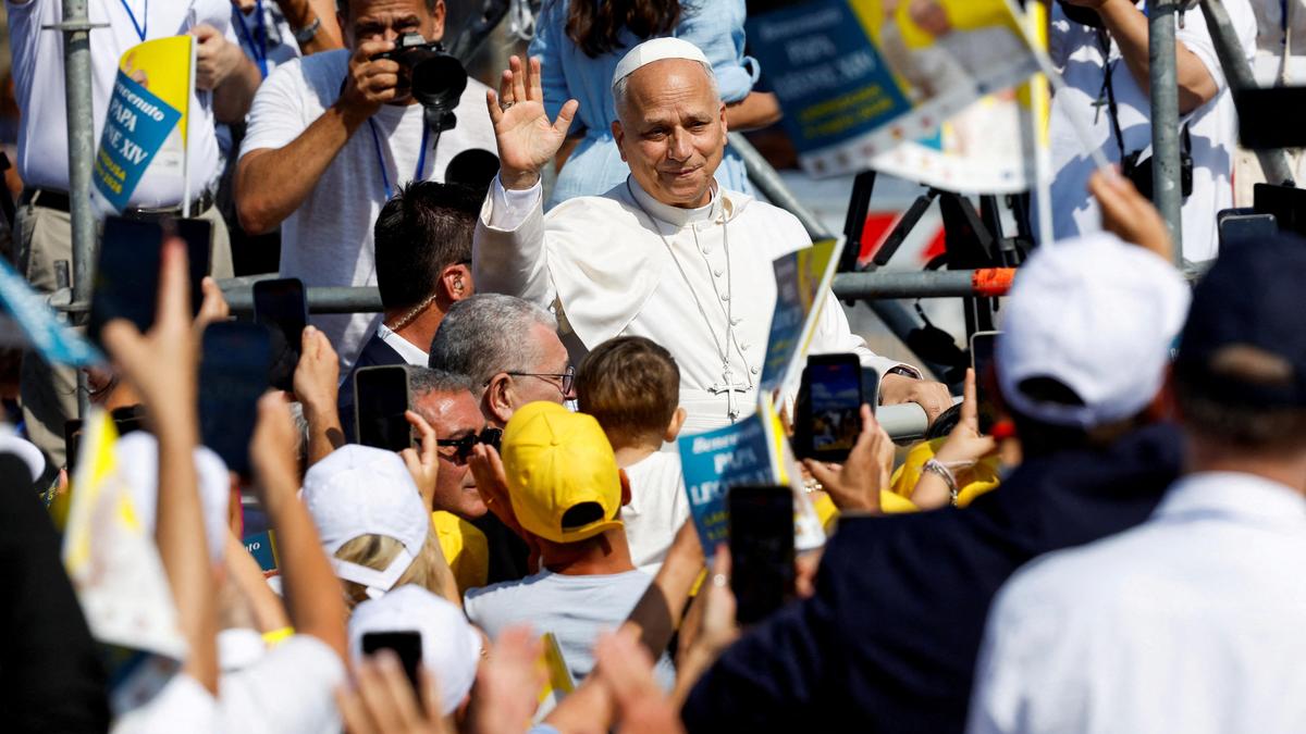 Pope Leo urges U.S. to welcome immigrants in July 4 appeal from Lampedusa