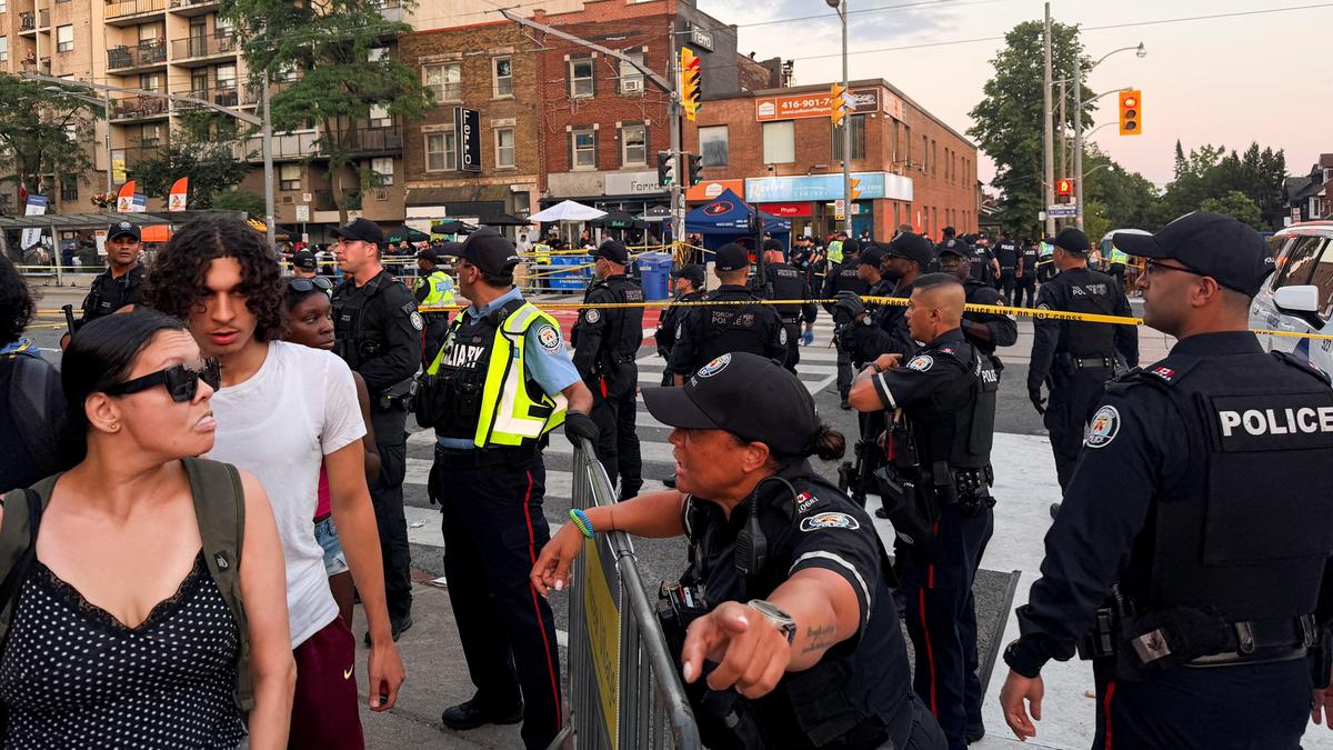 2 dead and 3 wounded in shooting near Toronto street festival, police say