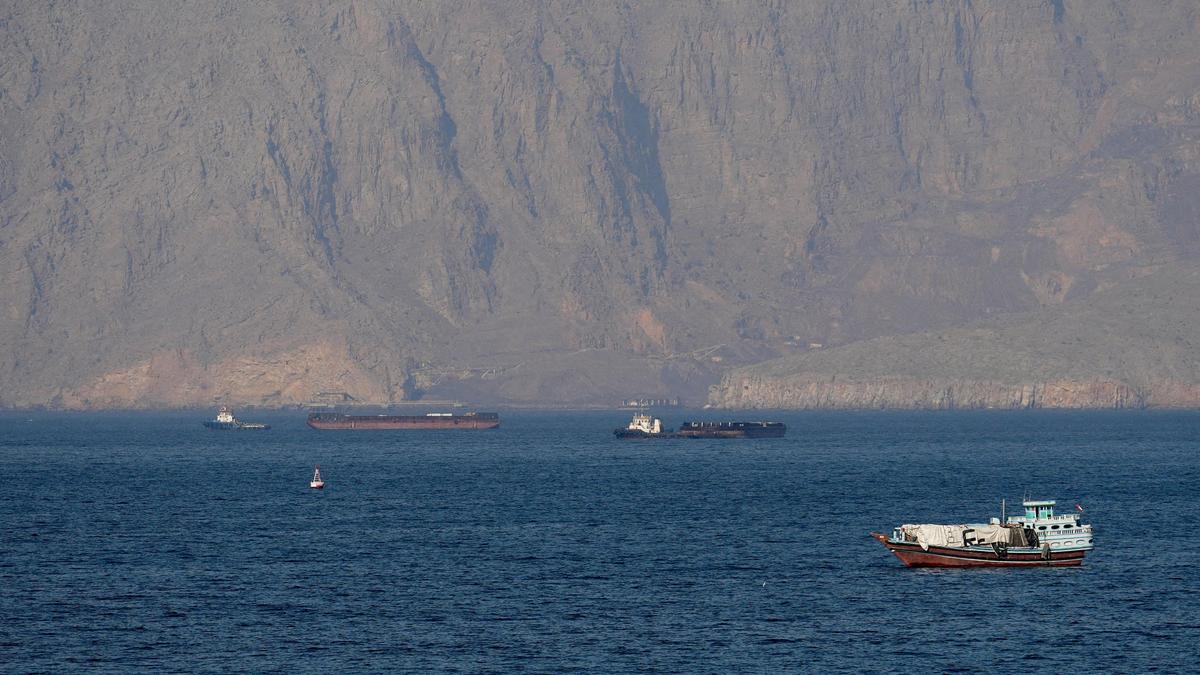Iran MPs present bill on Strait of Hormuz: Security Committee Chief