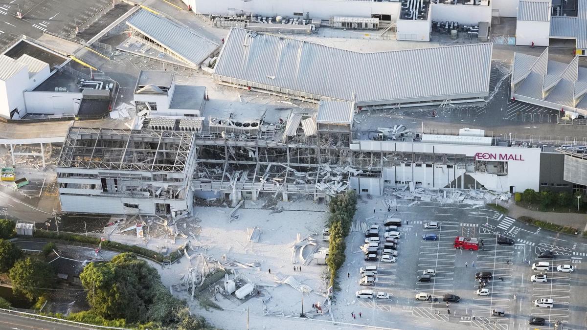 Japan earthquake: ‘Many people’ feared trapped in mall
