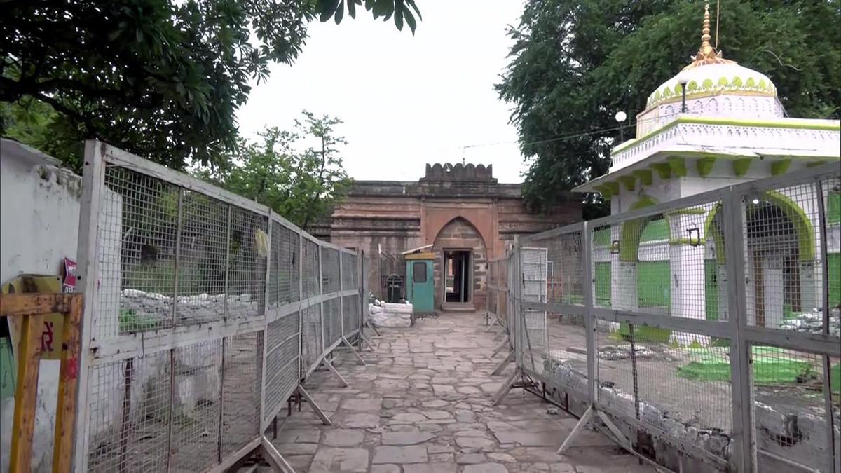 SC directs Centre, MP to comply with order on namaz site near Bhojshala complex ‘in letter and spirit’