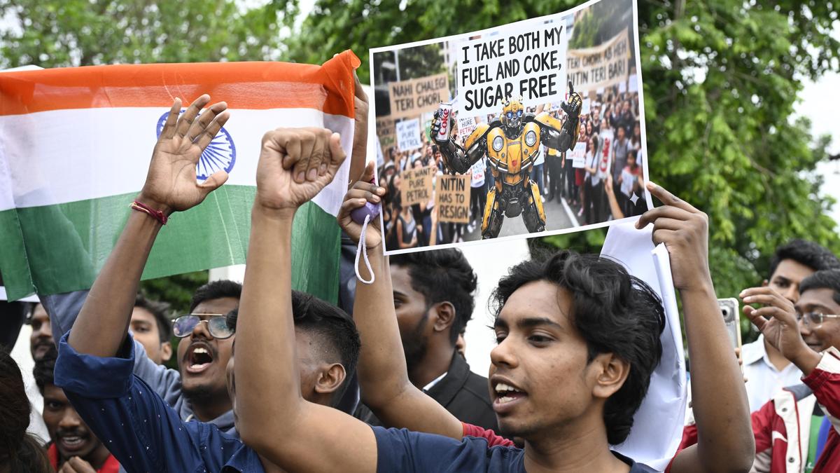 Cockroach Janta Party seeks 15% education budget, faster fee reimbursements in Telangana