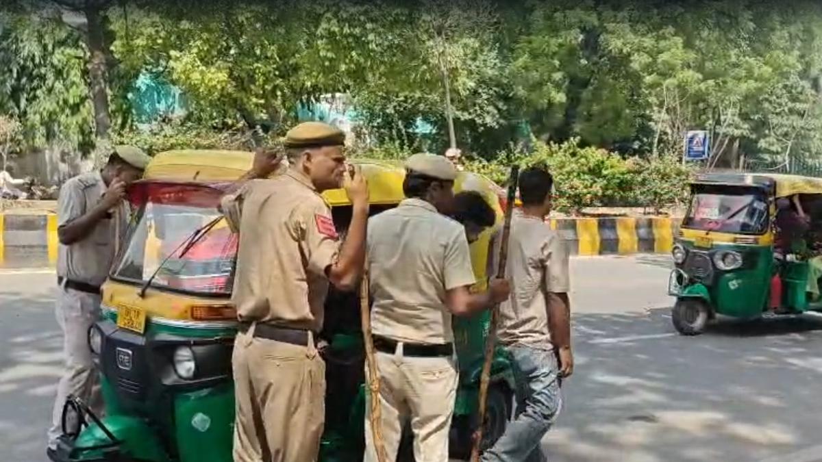 CJP protest: Police stop students in autorickshaws from reaching Jantar Mantar