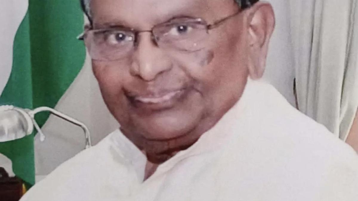 Ex-MP H. Hanumanthappa passes away