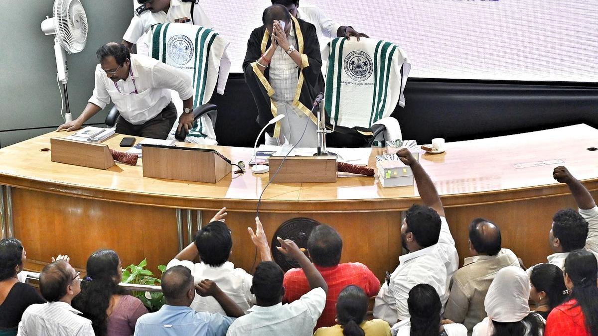 Kerala’s Thiruvananthapuram Mayor leans on United Democratic Front government circular to grant 6 months leave to councillor R. Sugathan who is jailed under KAAPA