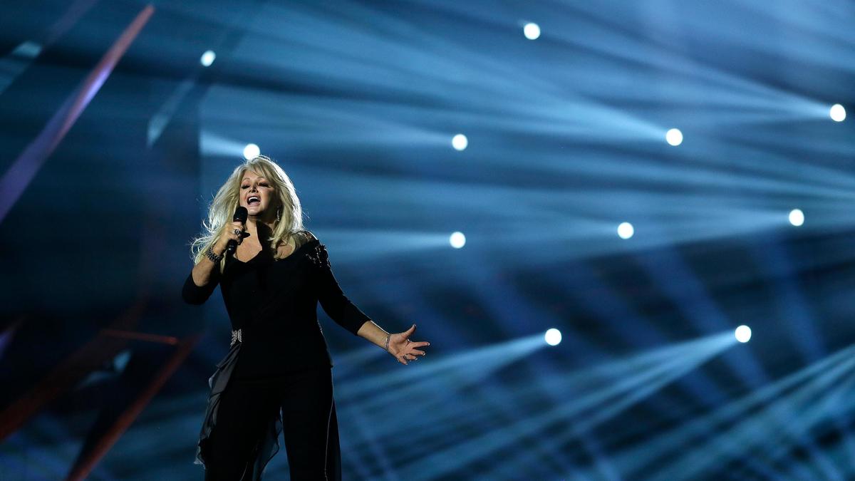 Bonnie Tyler, who topped the charts with epic ‘Total Eclipse of the Heart’, has died at 75