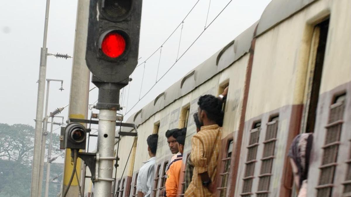Major accident averted after faulty signal brings trains too close on same track