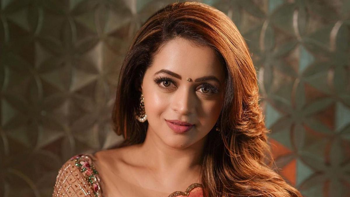 Chintha Raveendran Award for actor Bhavana