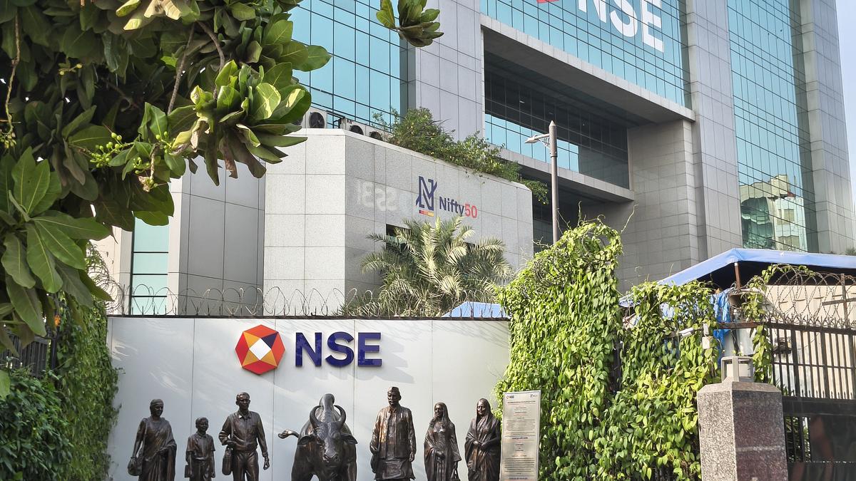 Stock markets climb in early trade on foreign fund inflows