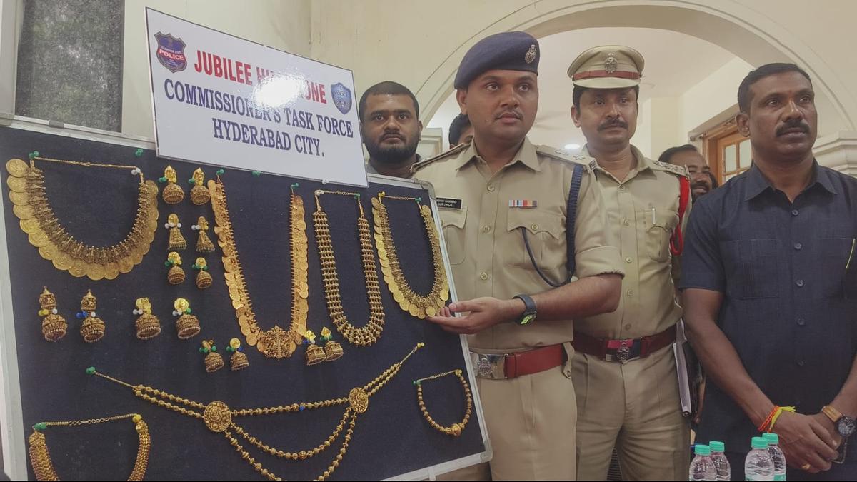 Two brothers arrested, over 1 kg stolen gold ornaments recovered in Banjara Hills burglary case