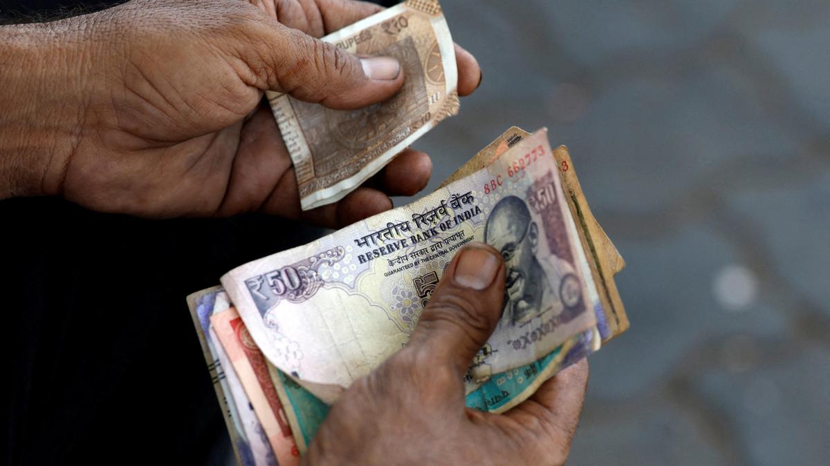 Even as government considers MDR charge on UPI, data shows cash usage quickening in economy