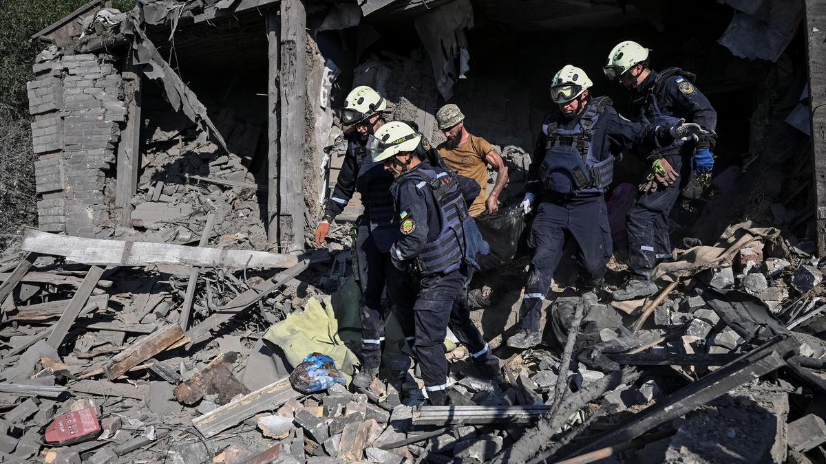 At least 14 dead as Ukraine, Russia exchange strikes