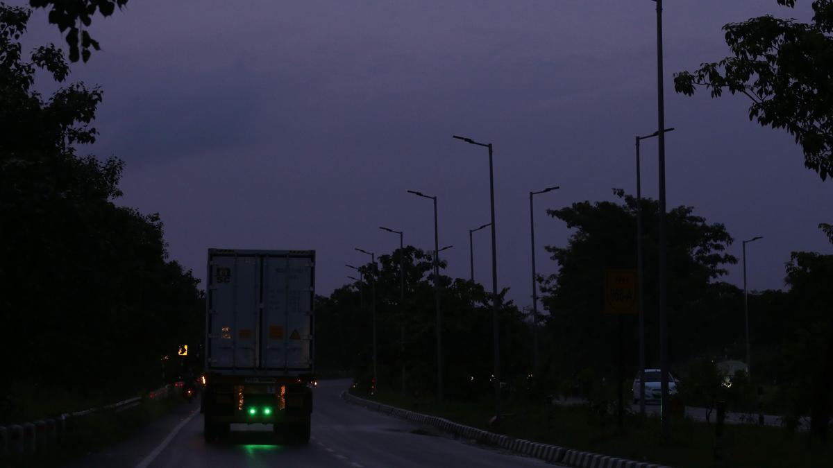SHRC orders immediate repair of damaged street lights in Kochi