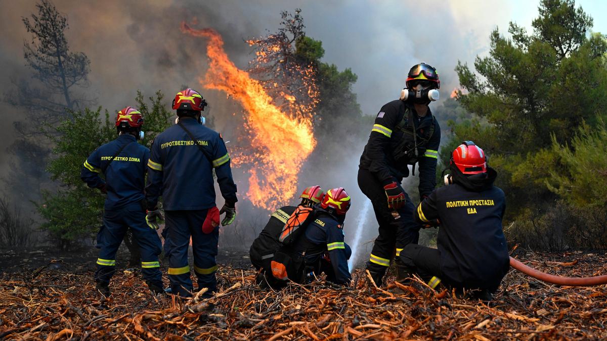 2 firefighting helicopters collide midair near Athens as Europe’s wildfire emergency rages