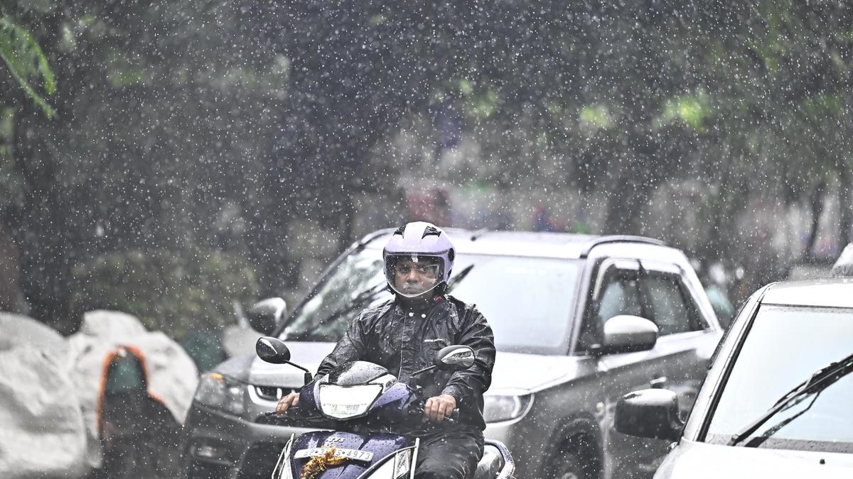 Heavy rain lashes parts of Hyderabad, waterlogging in western parts of the city