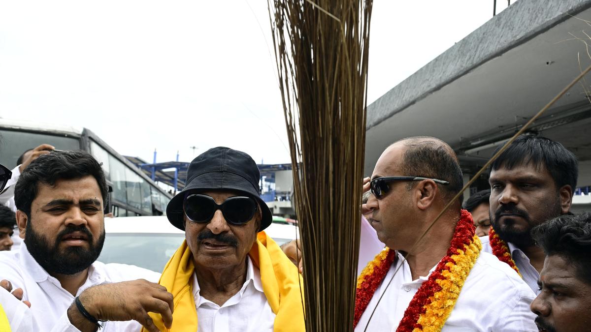 Karnataka Bandh unlikely to disrupt normal life as most organisations extend only moral support