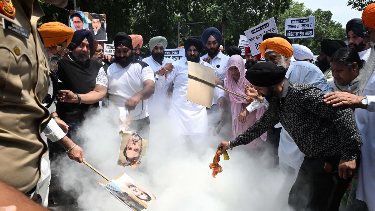 Sikhs protest outside Rahul Gandhi’s residence against Congress leaders calling Sajjan Kumar ‘hero’
