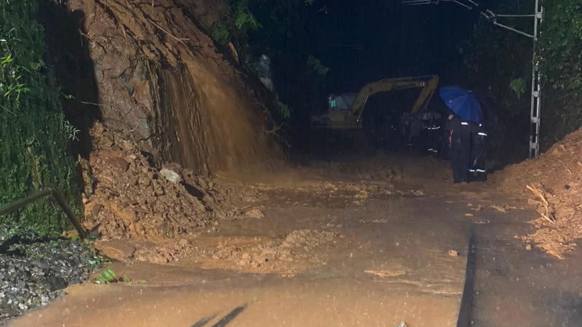 Train services affected due to landslips on tracks between Yedakumari and Shirvagilu stations